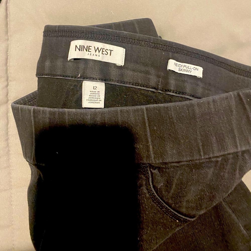 Jeans Nine West.  3 pair